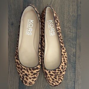 Michael KORS Leopard Fur Print Ballet Flats 
Size 7.5